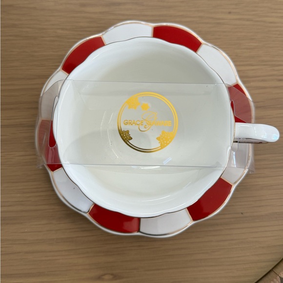 New& Rare! Grace TeaWare Red/White Fine Porcelain Tea Cup & Saucer w/ Gold Trim - Picture 2 of 3